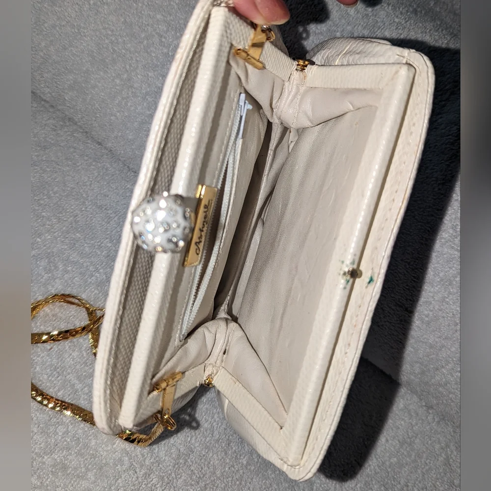 Vintage Ashneil snakeskin pattern bag . - Picture 7 of 10